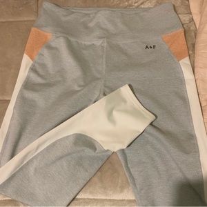 ABERCROMBIE AND FITCH LEGGING